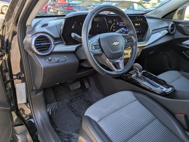 Thumbnail: 2025 Chevrolet Trax - 5