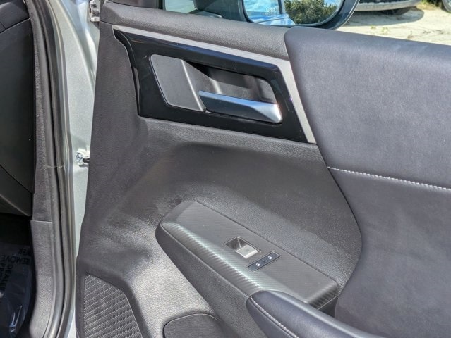 Thumbnail: 2024 Mitsubishi Outlander - 35