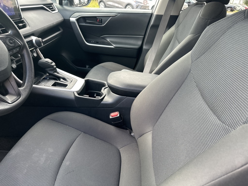 Thumbnail: 2025 Toyota RAV4 - 6