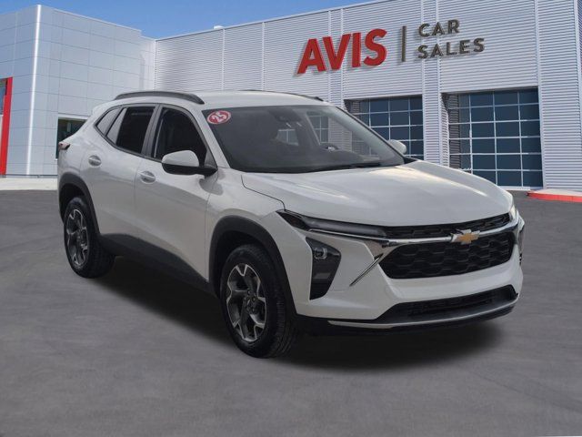Thumbnail: 2025 Chevrolet Trax - 3