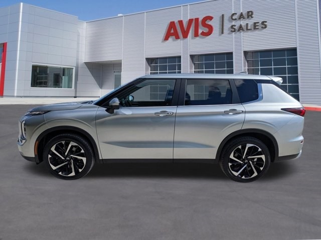Thumbnail: 2024 Mitsubishi Outlander - 10