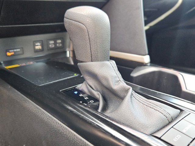 Thumbnail: 2025 Toyota Camry - 19