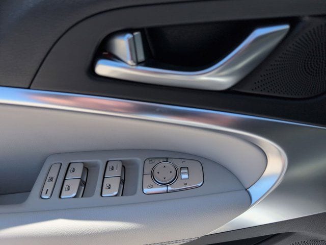 Thumbnail: 2025 Genesis G70 - 13