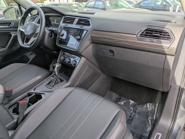 Thumbnail: 2024 Volkswagen Tiguan - 25