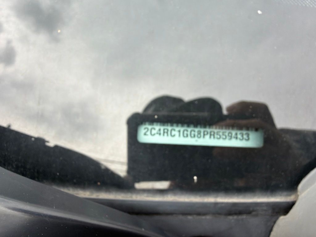 Thumbnail: 2023 Chrysler Pacifica - 4
