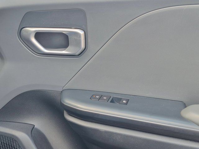 2025 Kia K4 LXS - Photo 33