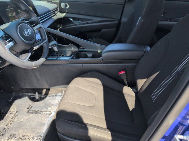 Thumbnail: 2025 Hyundai Elantra - 25