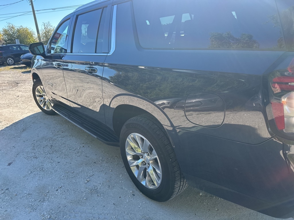 Thumbnail: 2023 Chevrolet Suburban - 5