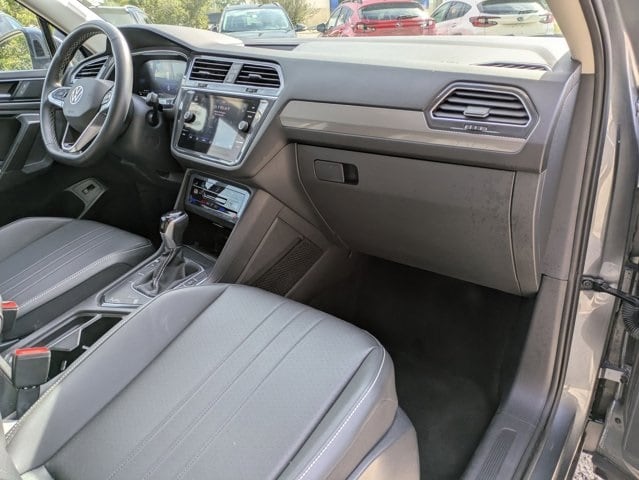 Thumbnail: 2024 Volkswagen Tiguan - 25