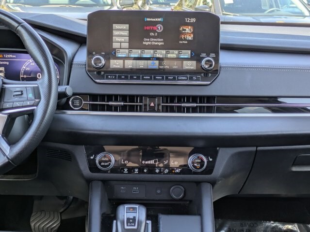 Thumbnail: 2024 Mitsubishi Outlander - 16