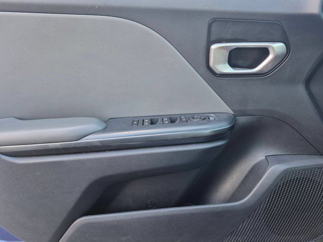 2025 Kia K4 LXS - Photo 11