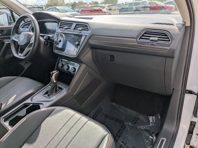 Thumbnail: 2024 Volkswagen Tiguan - 25