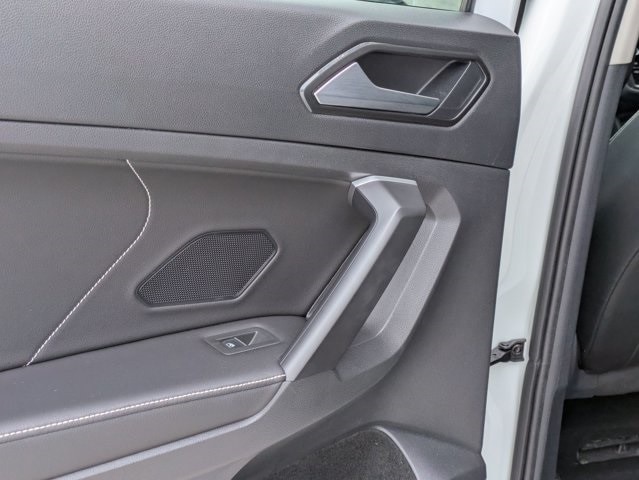 Thumbnail: 2024 Volkswagen Tiguan - 21