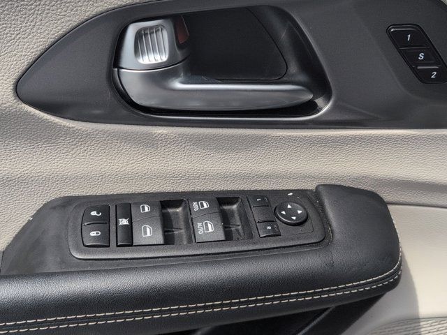 Thumbnail: 2023 Chrysler Pacifica - 13