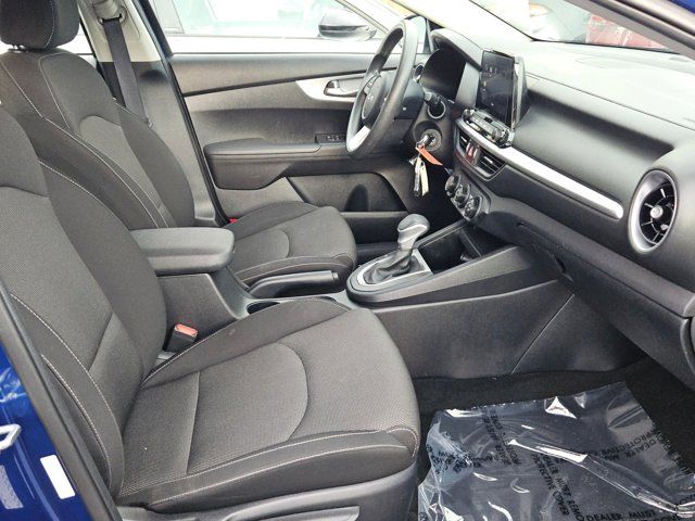 Thumbnail: 2024 Kia Forte - 30