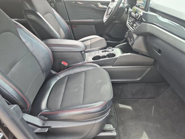 2025 Ford Escape ST-Line - Photo 30