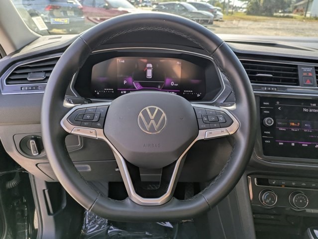 Thumbnail: 2024 Volkswagen Tiguan - 15