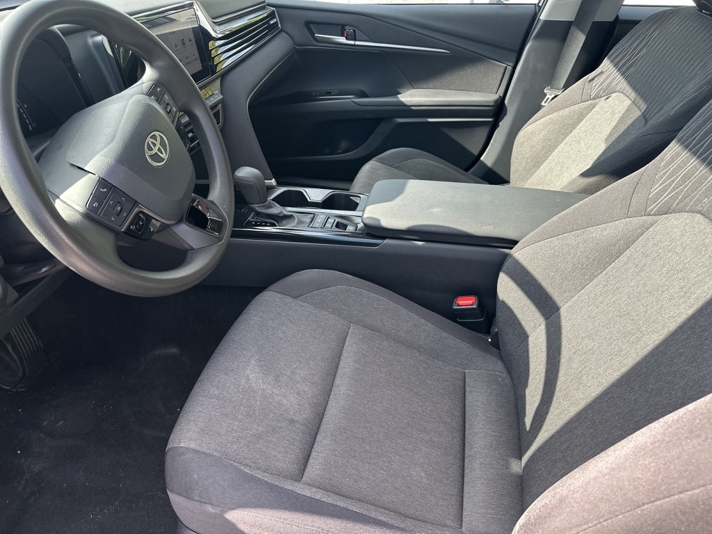 Thumbnail: 2025 Toyota Camry - 6