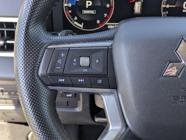 Thumbnail: 2024 Mitsubishi Outlander - 17