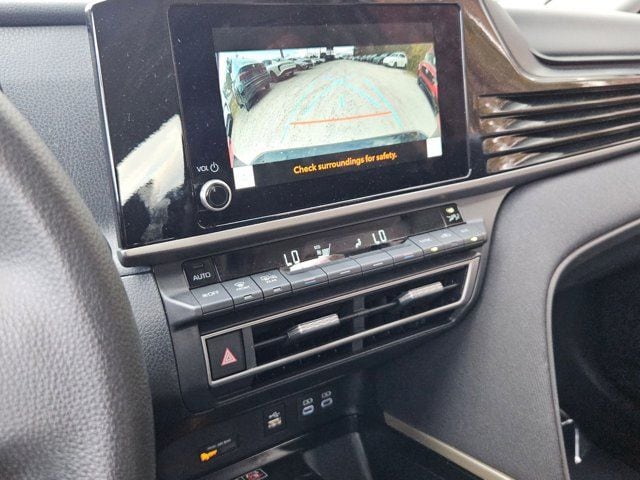 Thumbnail: 2025 Toyota Camry - 18