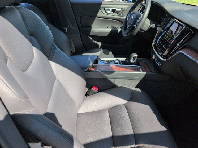 Thumbnail: 2025 Volvo S60 - 30