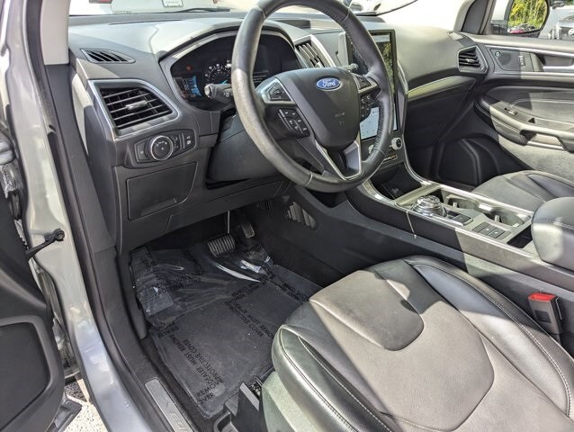 2022 Ford Edge Titanium photo 4
