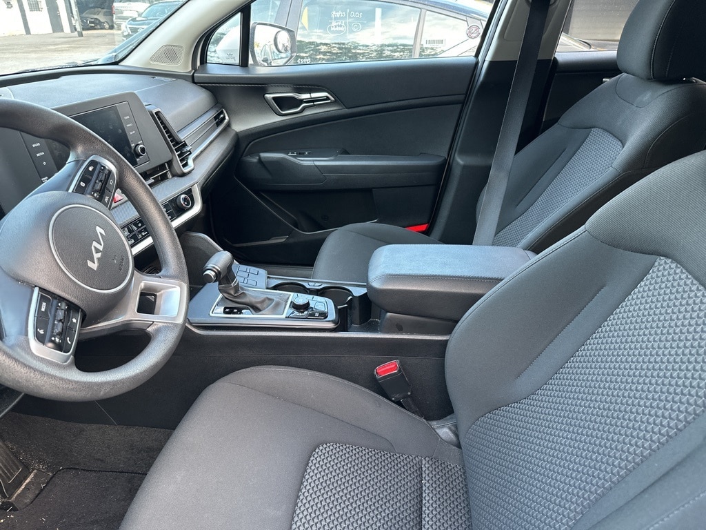 Thumbnail: 2024 Kia Sportage - 3