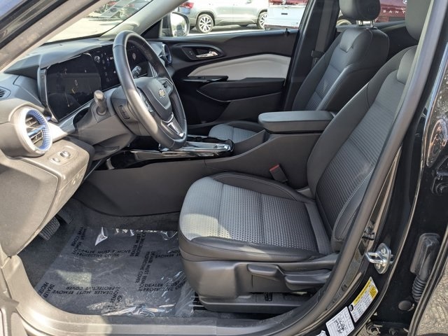 Thumbnail: 2025 Chevrolet Trax - 22