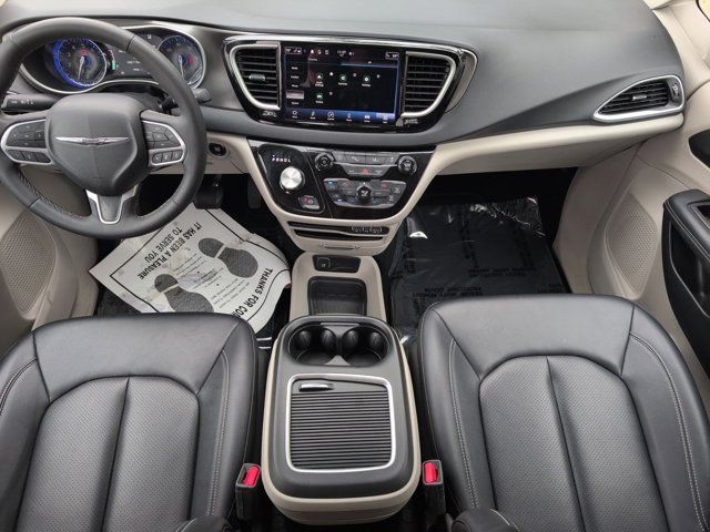 Thumbnail: 2024 Chrysler Pacifica - 25