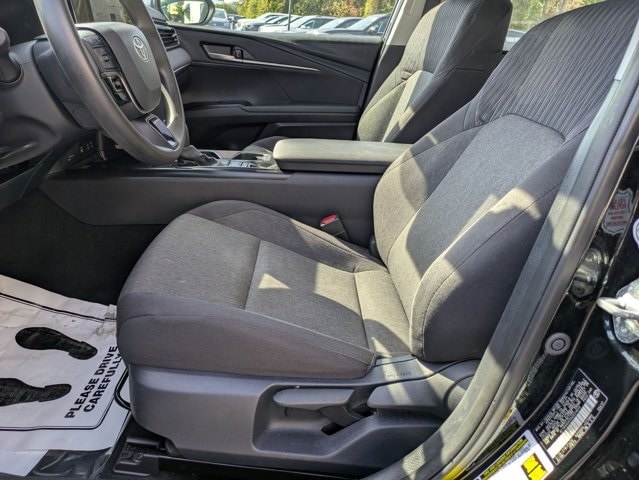 Thumbnail: 2025 Toyota Camry - 24