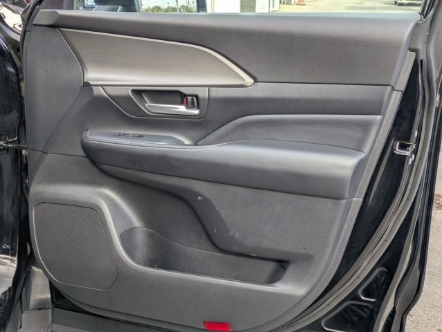 Thumbnail: 2025 Toyota Grand Highlander - 26