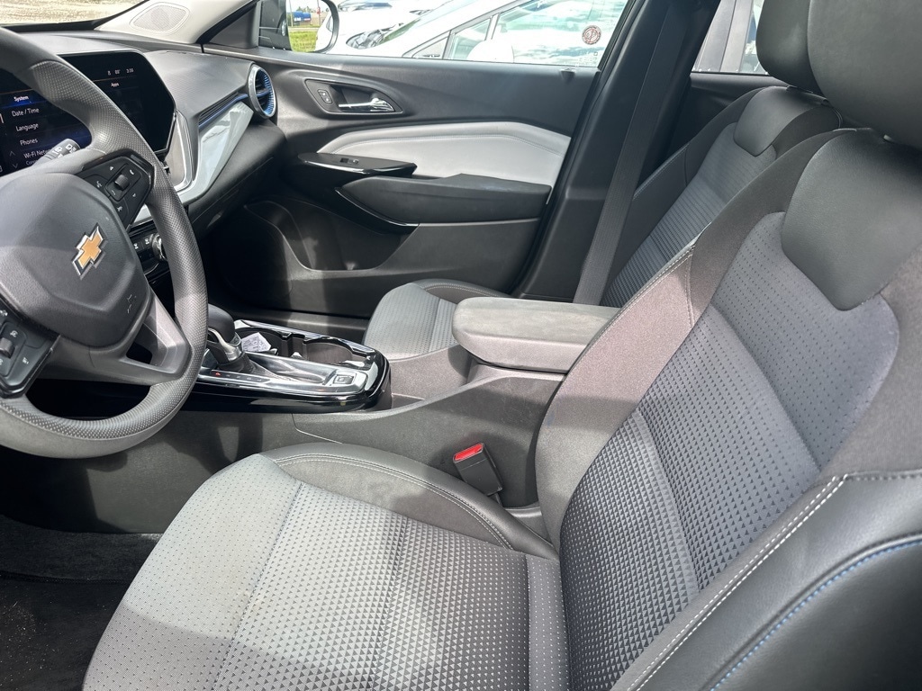 Thumbnail: 2024 Chevrolet Trax - 4