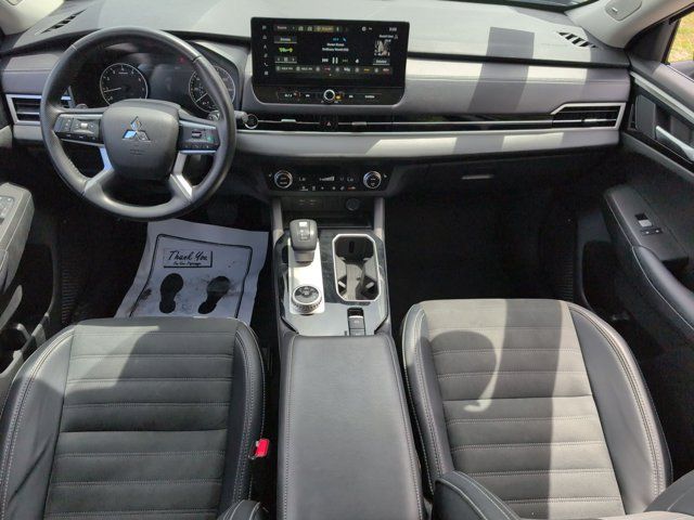 Thumbnail: 2025 Mitsubishi Outlander - 25