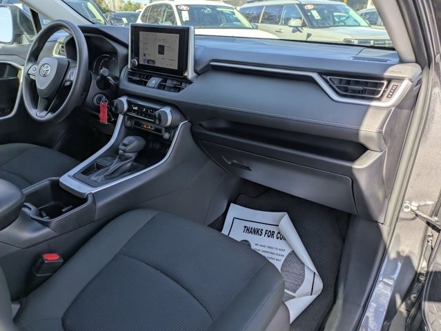 Thumbnail: 2025 Toyota RAV4 - 32