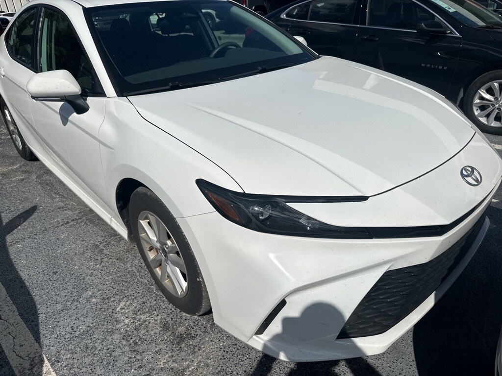 2025 Toyota Camry LE photo 2