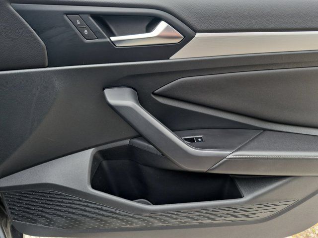 2025 Volkswagen Jetta Sport - Photo 32