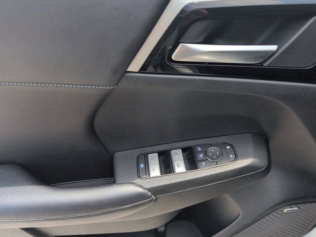 Thumbnail: 2025 Mitsubishi Outlander - 13