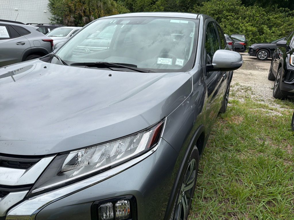 2025 Mitsubishi Outlander Sport's photo