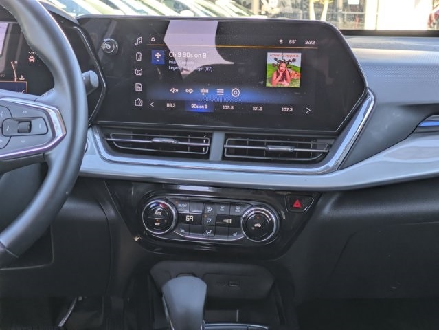 Thumbnail: 2025 Chevrolet Trax - 10