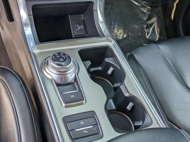 2022 Ford Edge Titanium 23