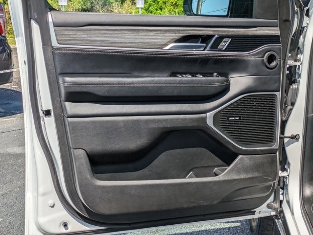 Thumbnail: 2023 Jeep Wagoneer - 11