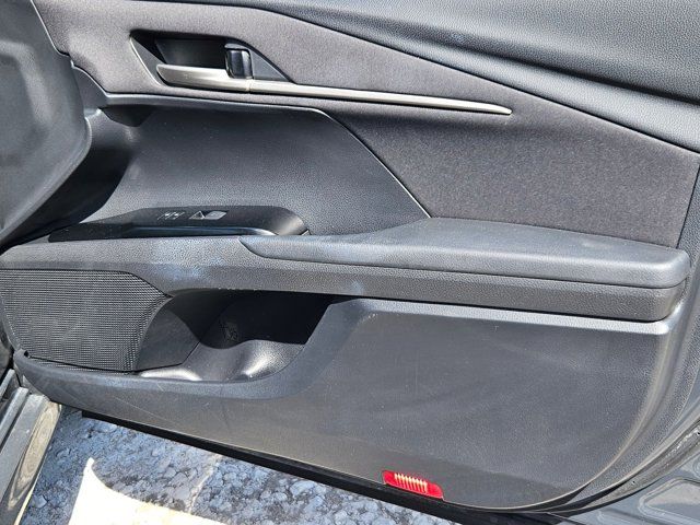 Thumbnail: 2025 Toyota Camry - 33