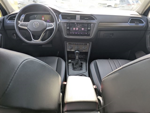 Thumbnail: 2024 Volkswagen Tiguan - 18