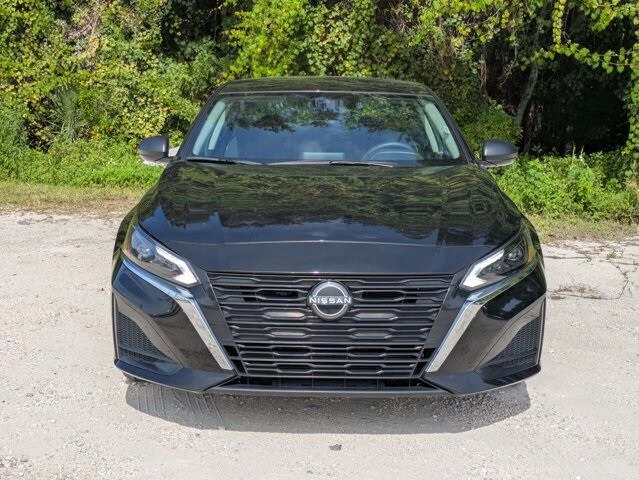 2024 Nissan Altima 2.5 SV photo 2