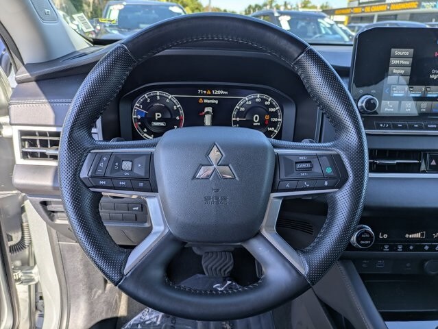 Thumbnail: 2024 Mitsubishi Outlander - 19