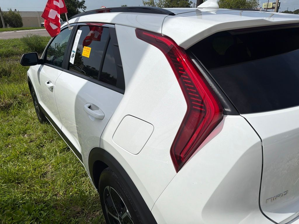 Thumbnail: 2025 Kia Niro - 7