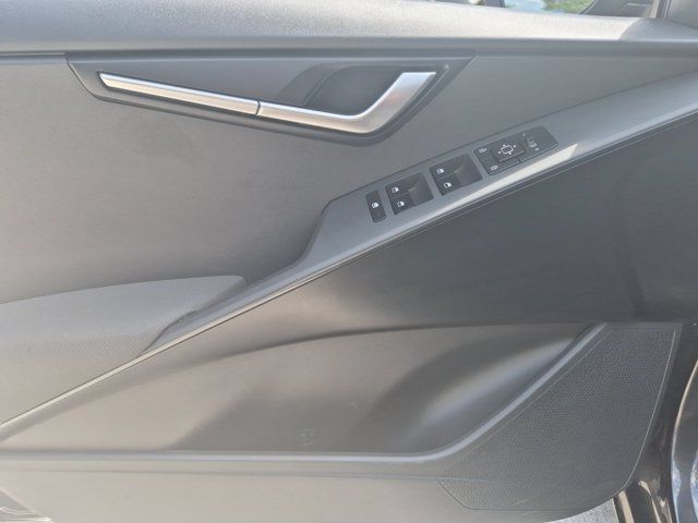 Thumbnail: 2025 Kia Niro - 11