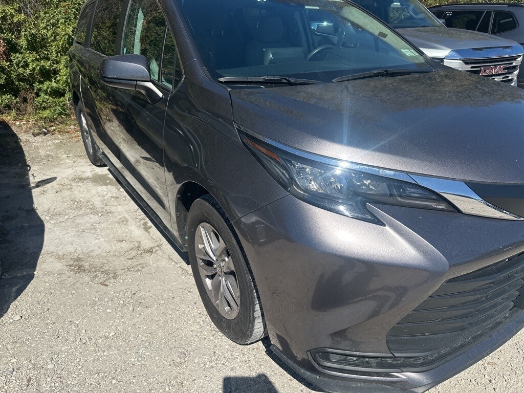 Certified 2024 Toyota Sienna LE 8 Passenger Van Passenger Van