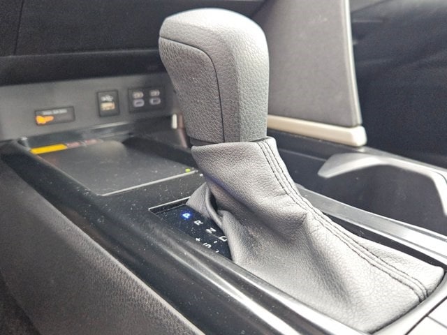 Thumbnail: 2025 Toyota Camry - 19