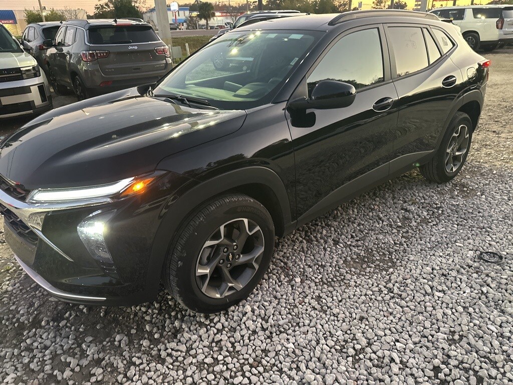Certified 2025 Chevrolet Trax LT SUV